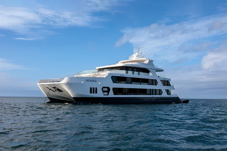 Hermes — Yacht exterior