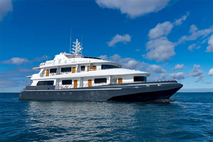Galapagos Horizon — Yacht exterior
